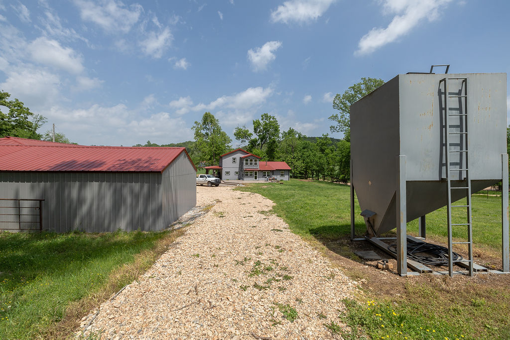 main property photo 16
