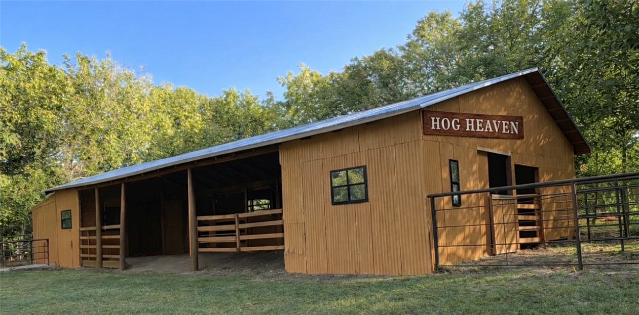 main property photo 28