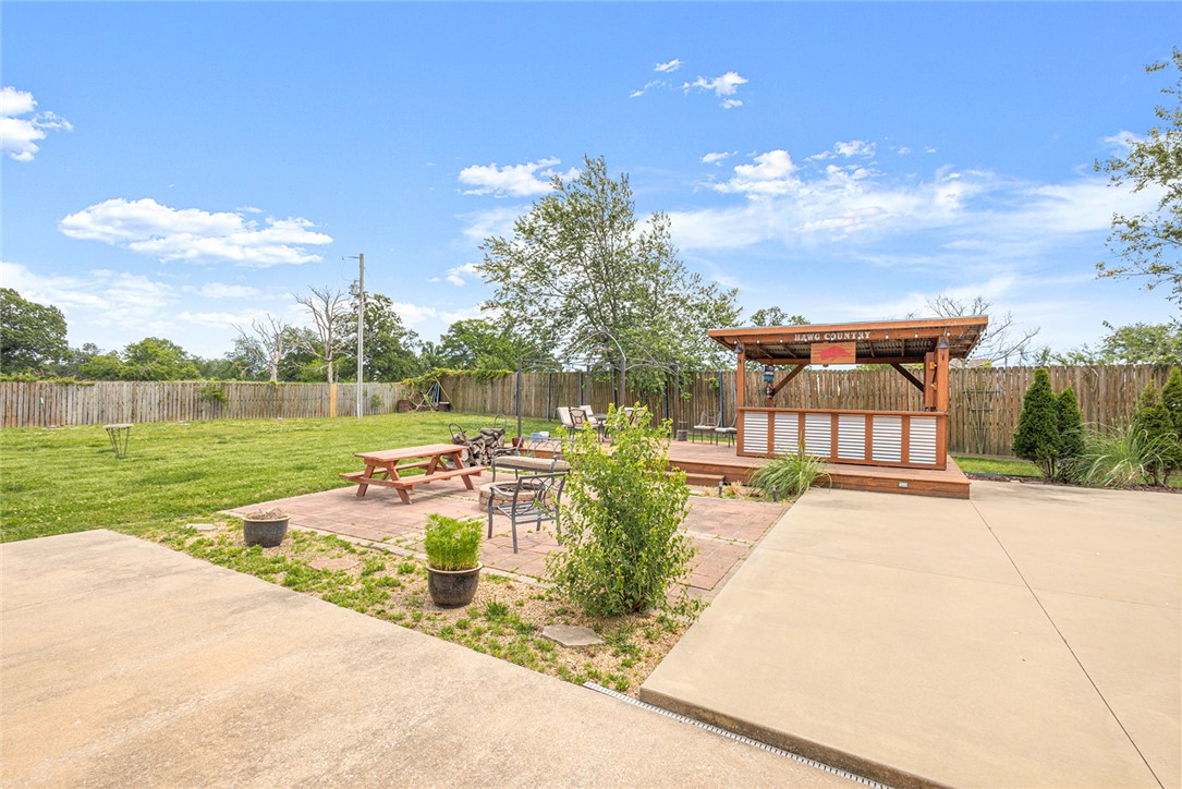 main property photo 14