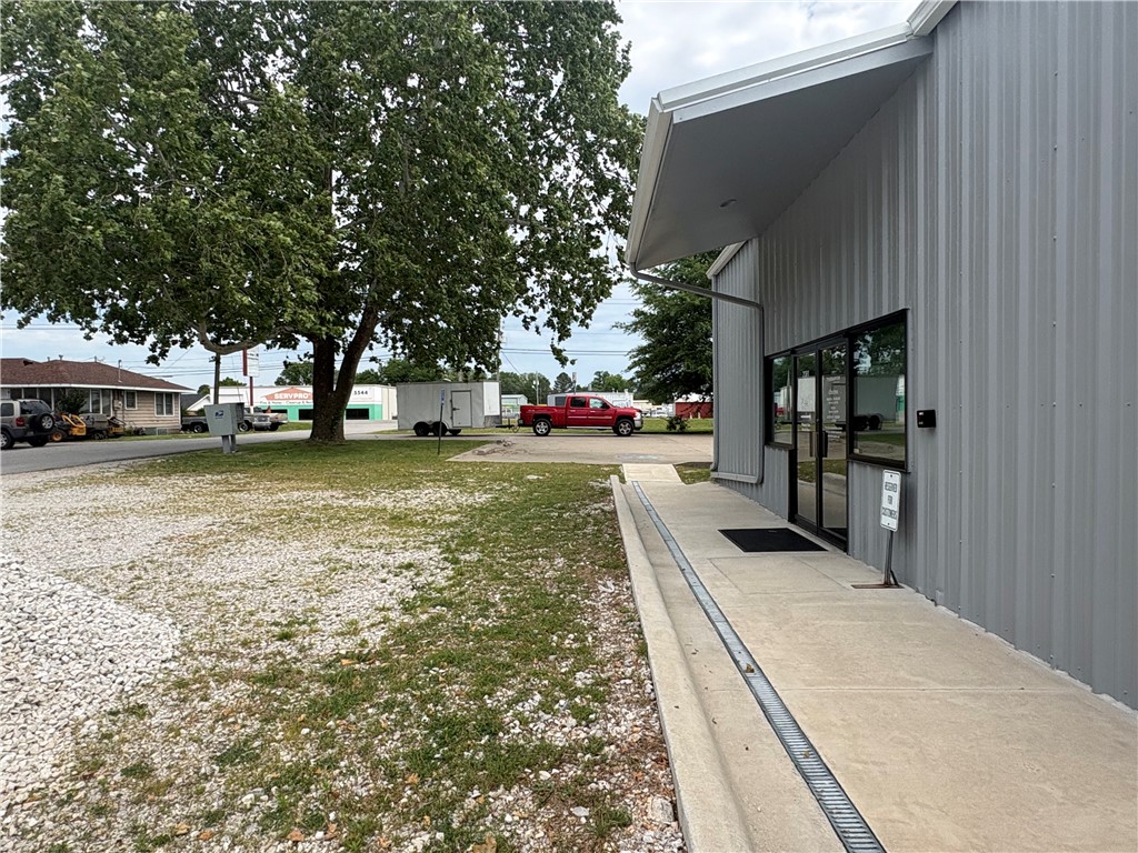 main property photo 4