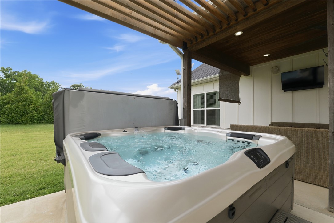main property photo 31