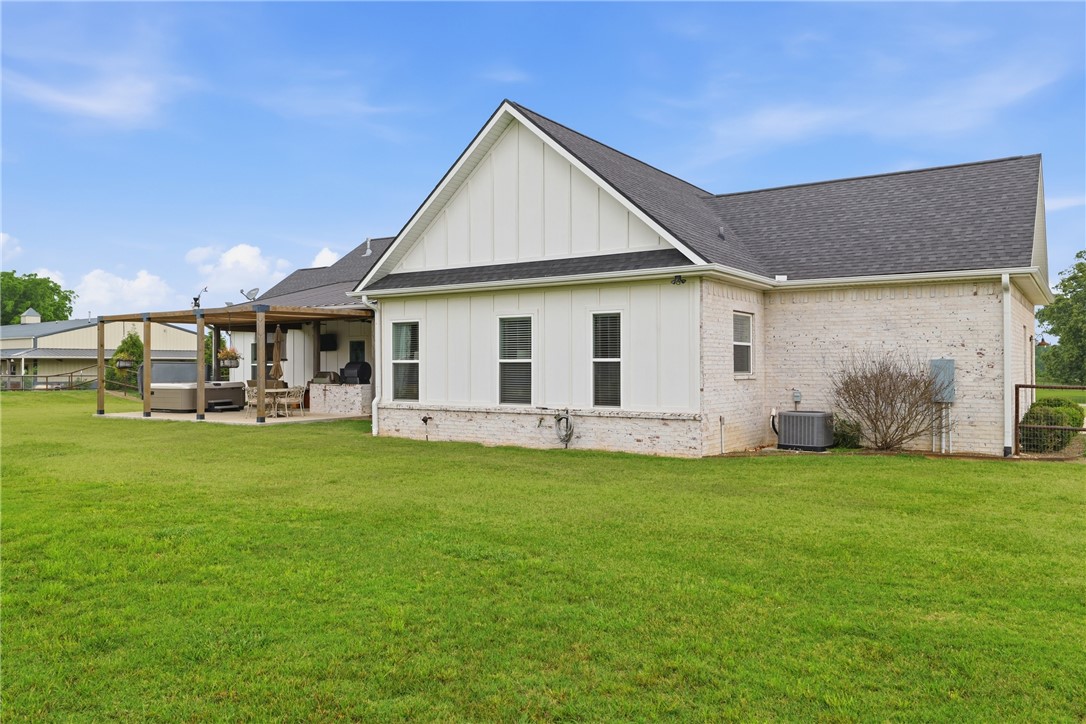 main property photo 35