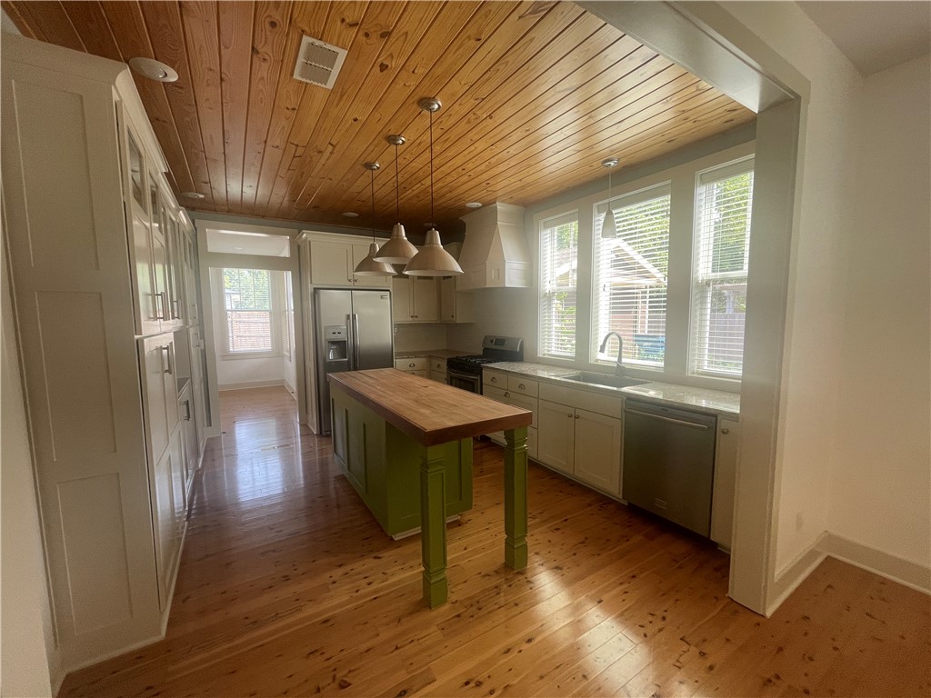 property viewer photo 3