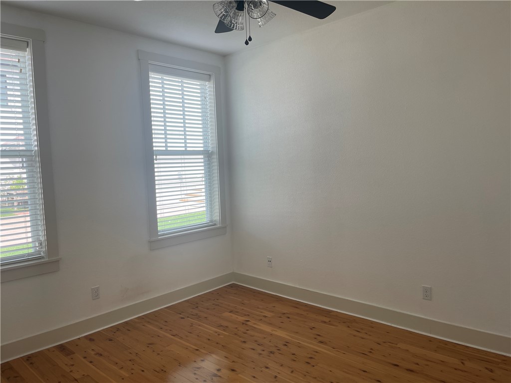 property viewer photo 4