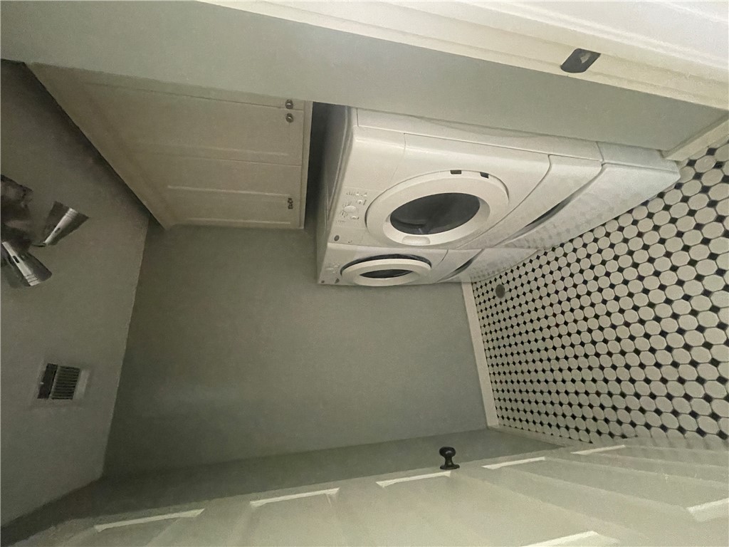 property viewer photo 8