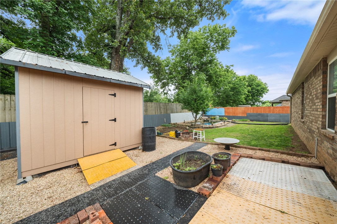 main property photo 23
