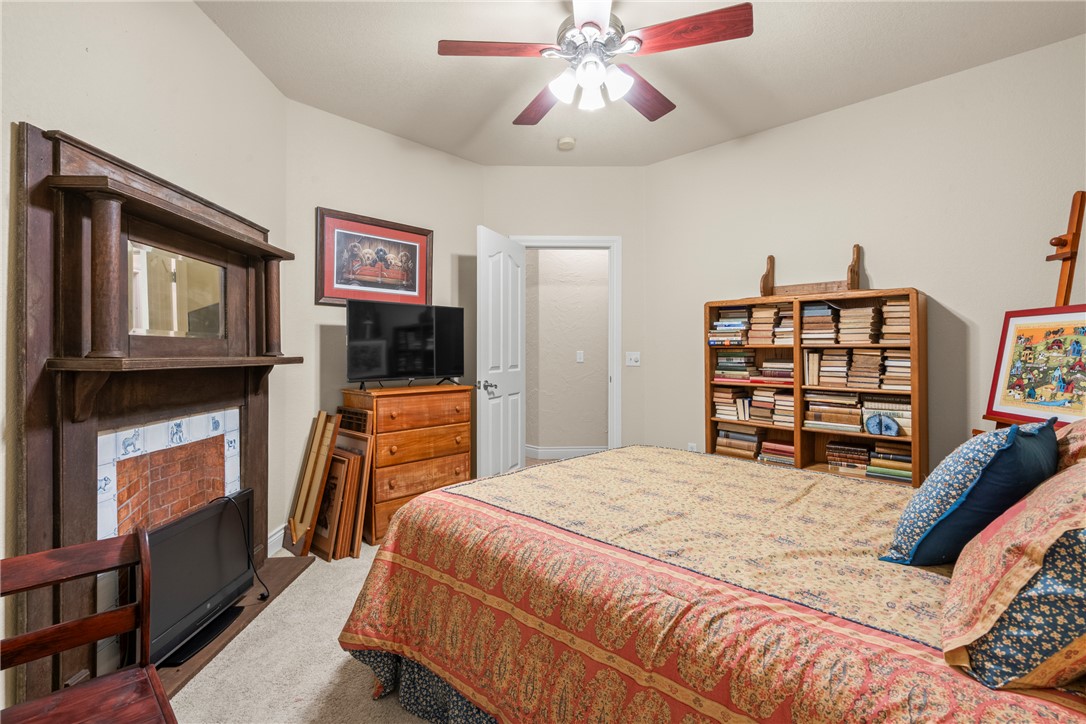 main property photo 28