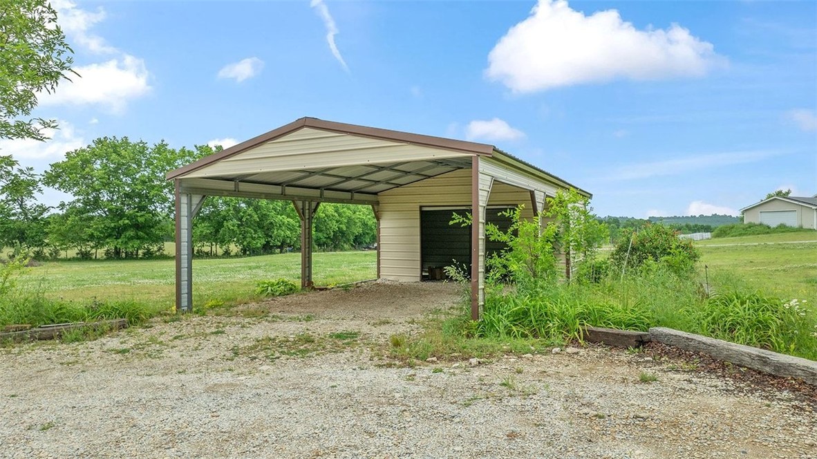 main property photo 37