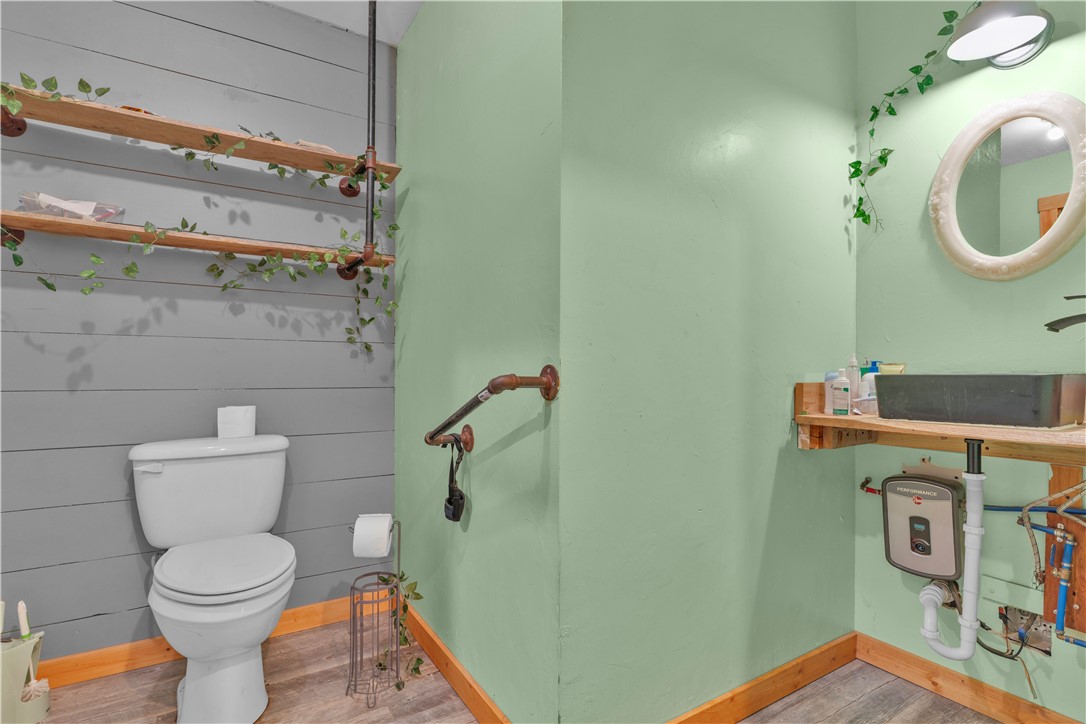 main property photo 28