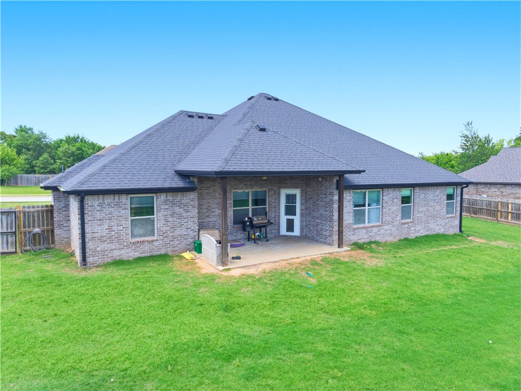 main property photo 9