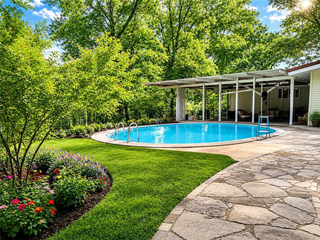 main property photo 15