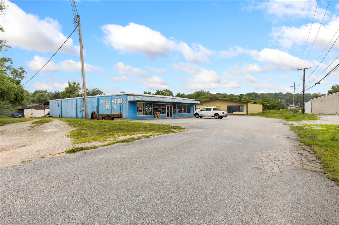 main property photo 30