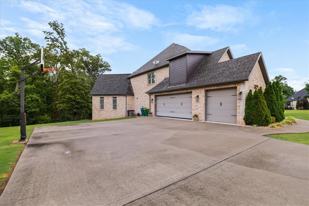 main property photo 30