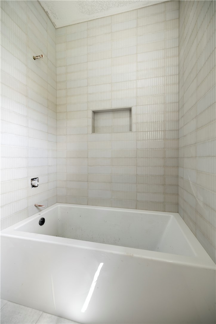 property viewer photo 30