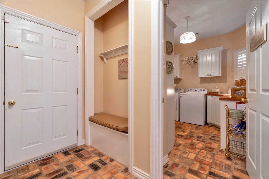 main property photo 16