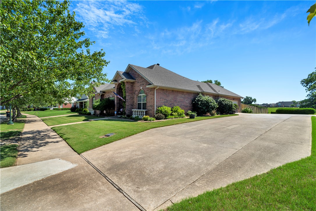 main property photo 37