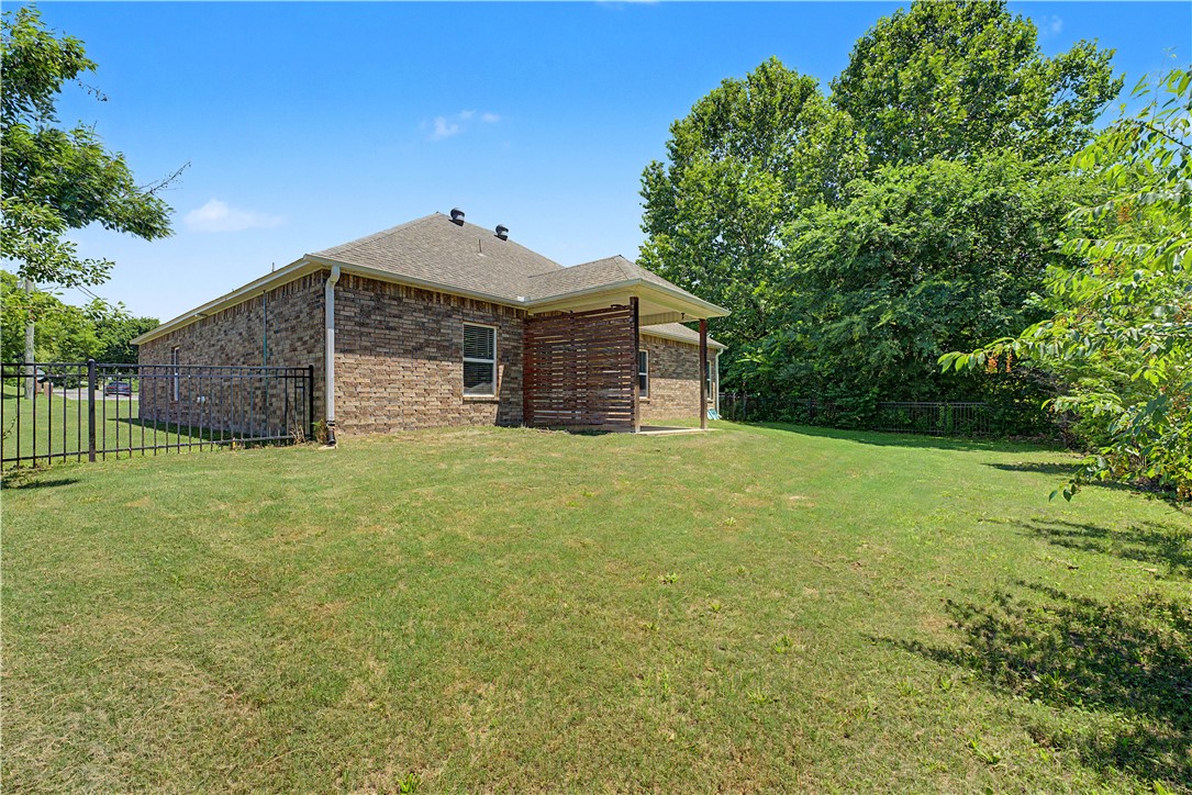main property photo 19