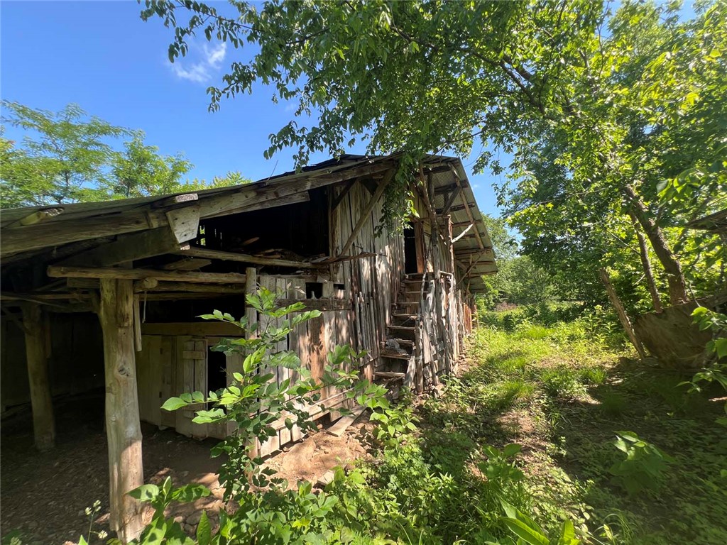 main property photo 32