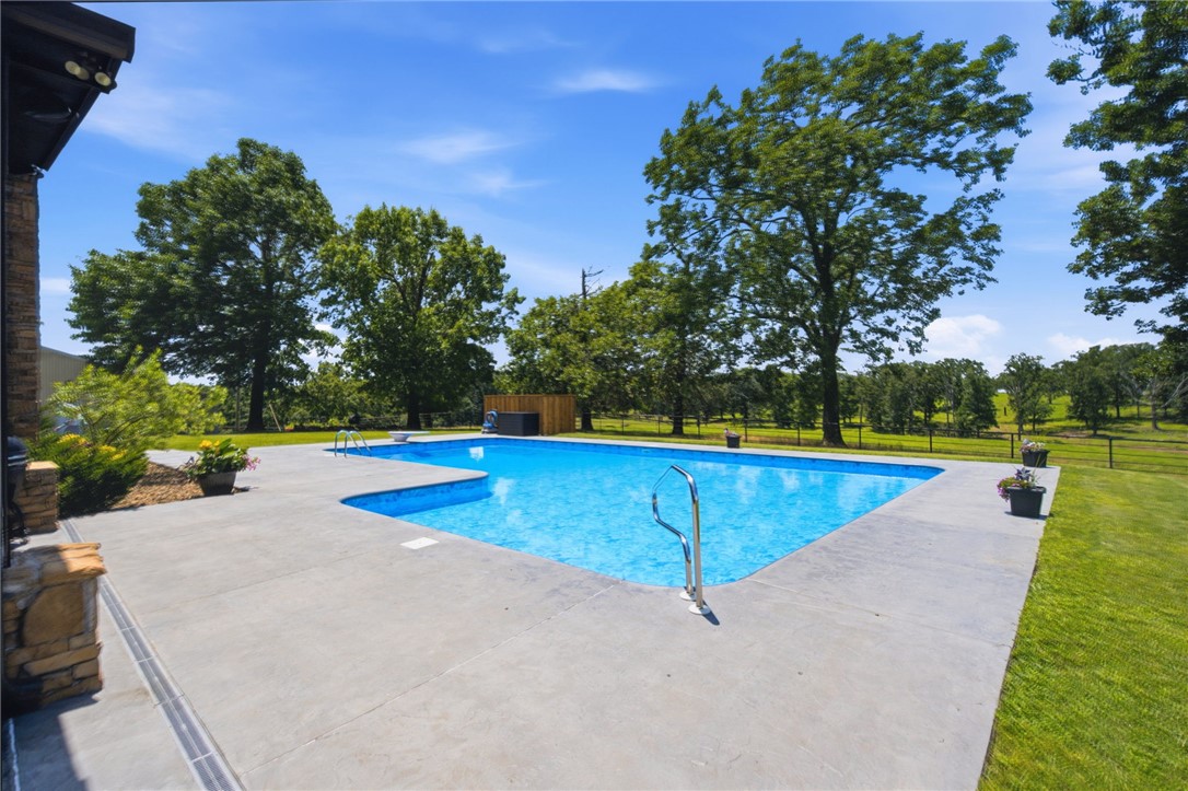 main property photo 10