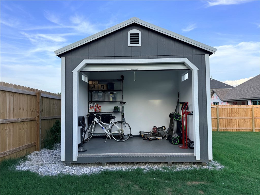 main property photo 30