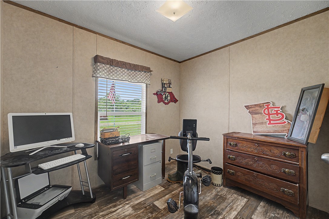 main property photo 28