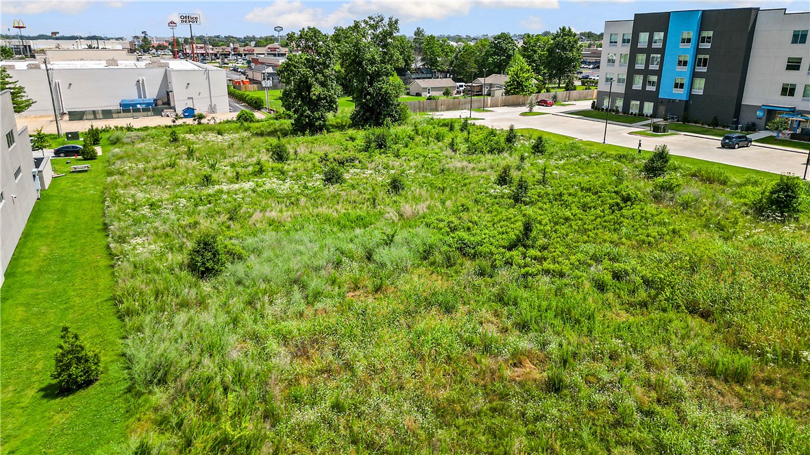 main property photo 14