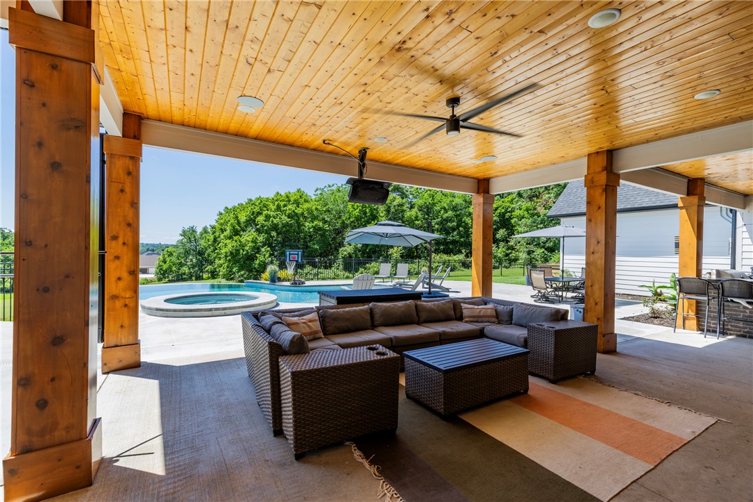 main property photo 40