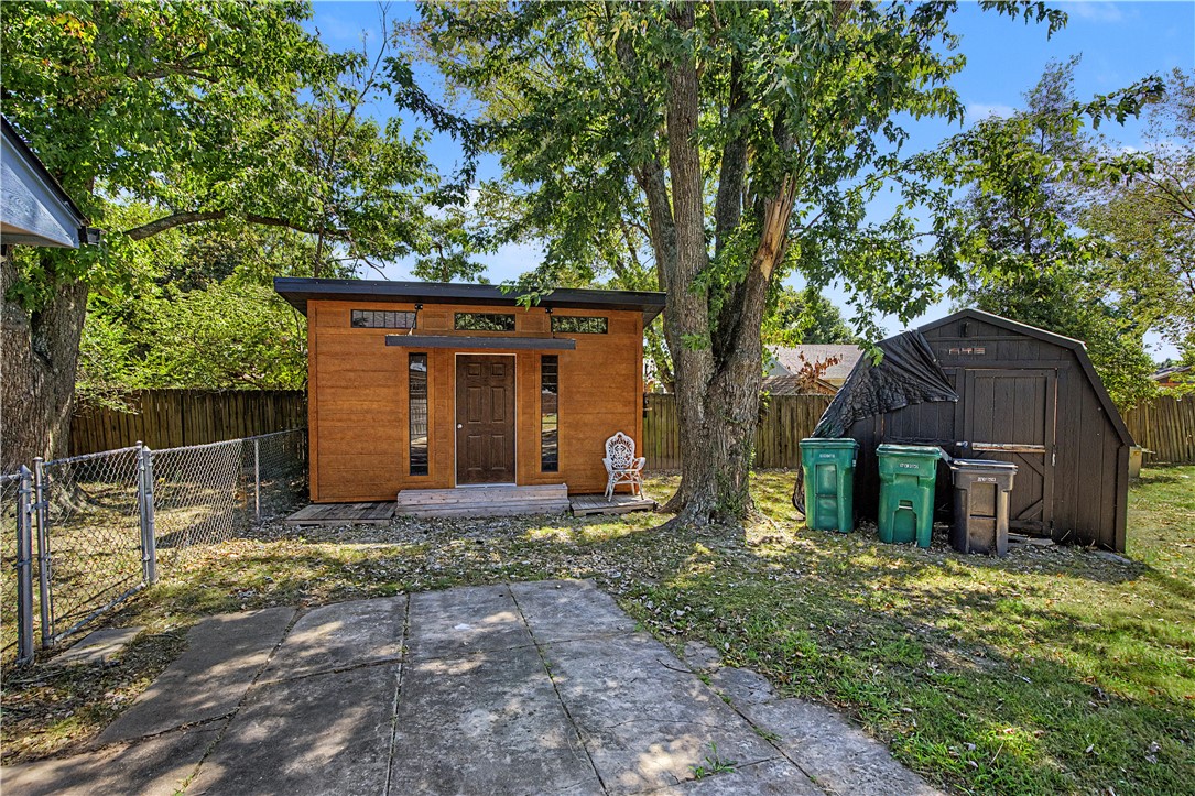 main property photo 34