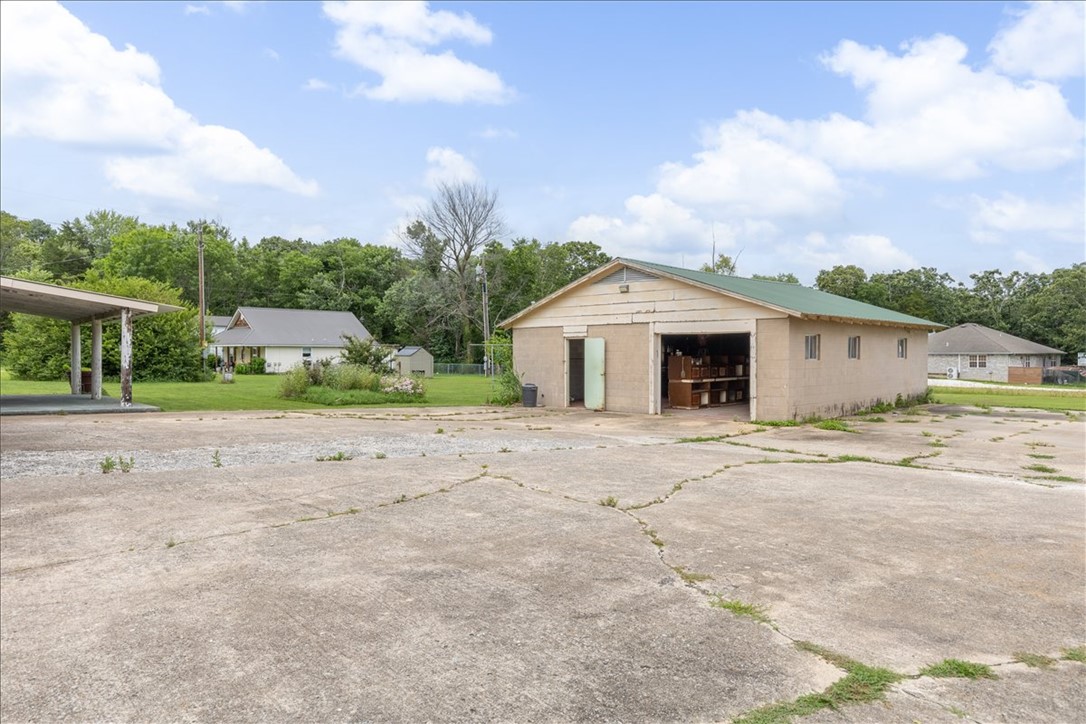 main property photo 33