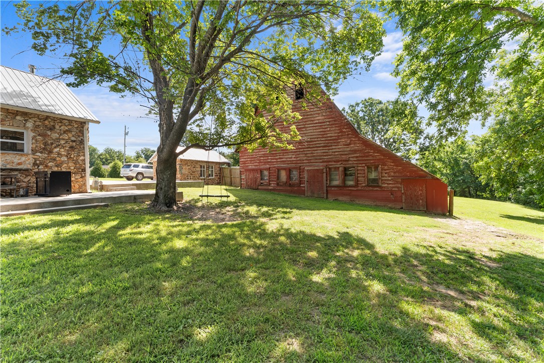 main property photo 31