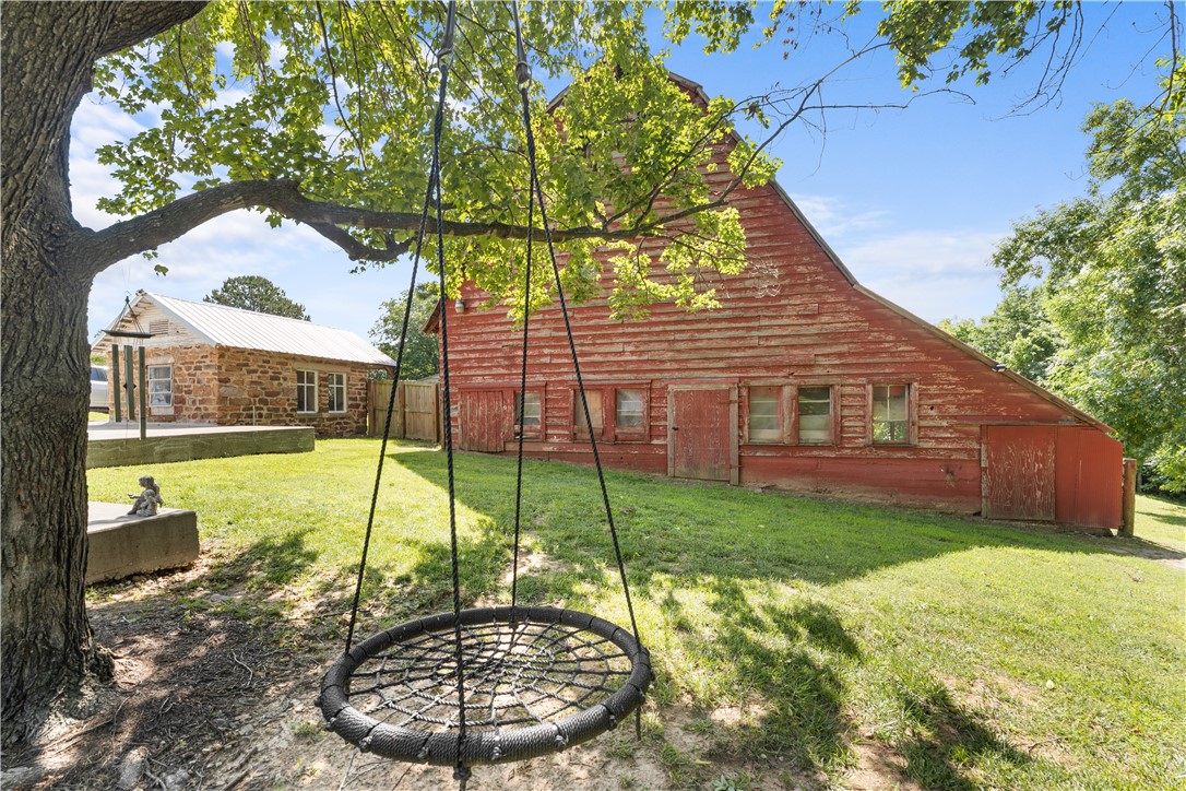 main property photo 32