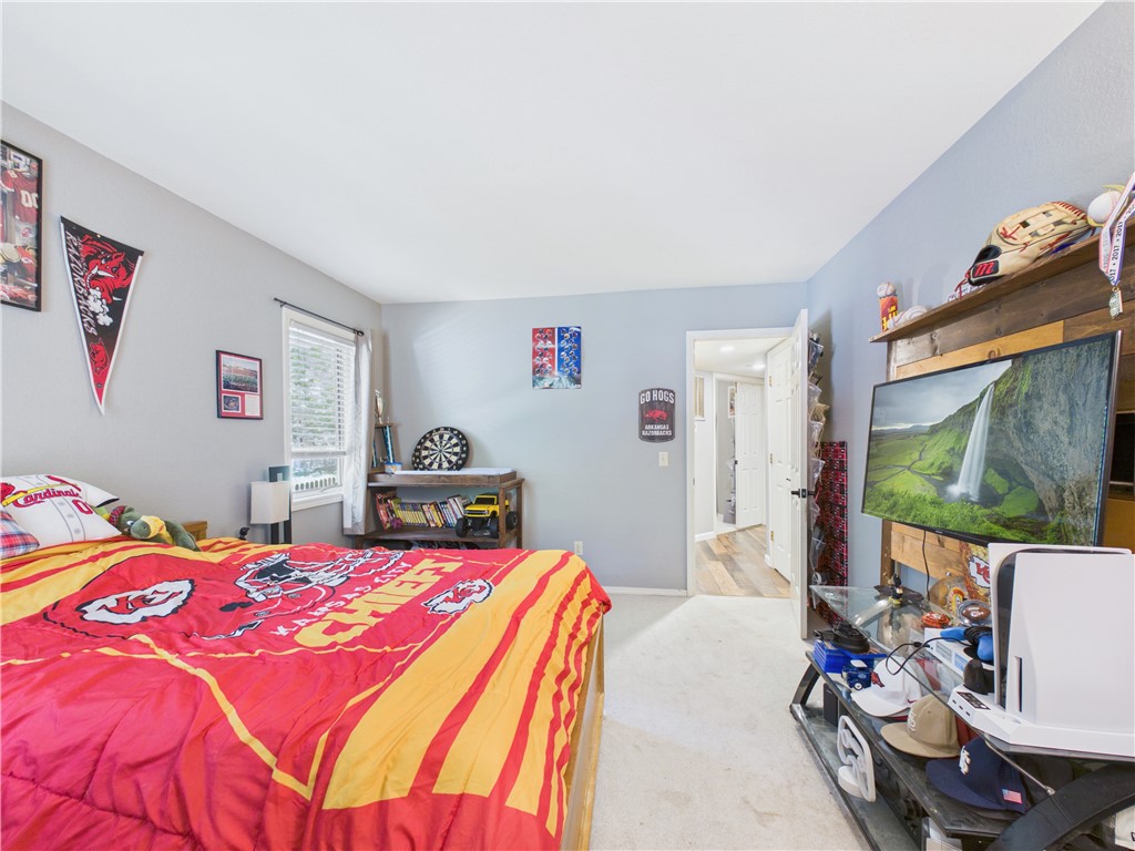 main property photo 28