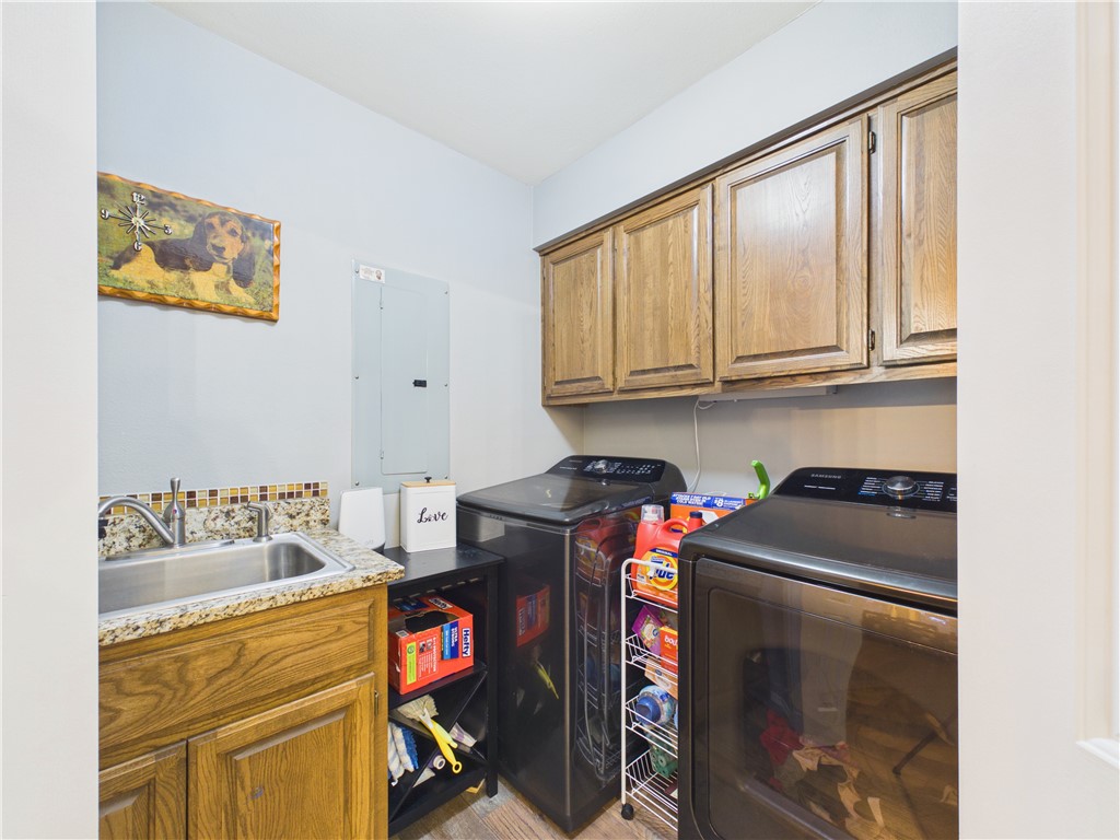 main property photo 30