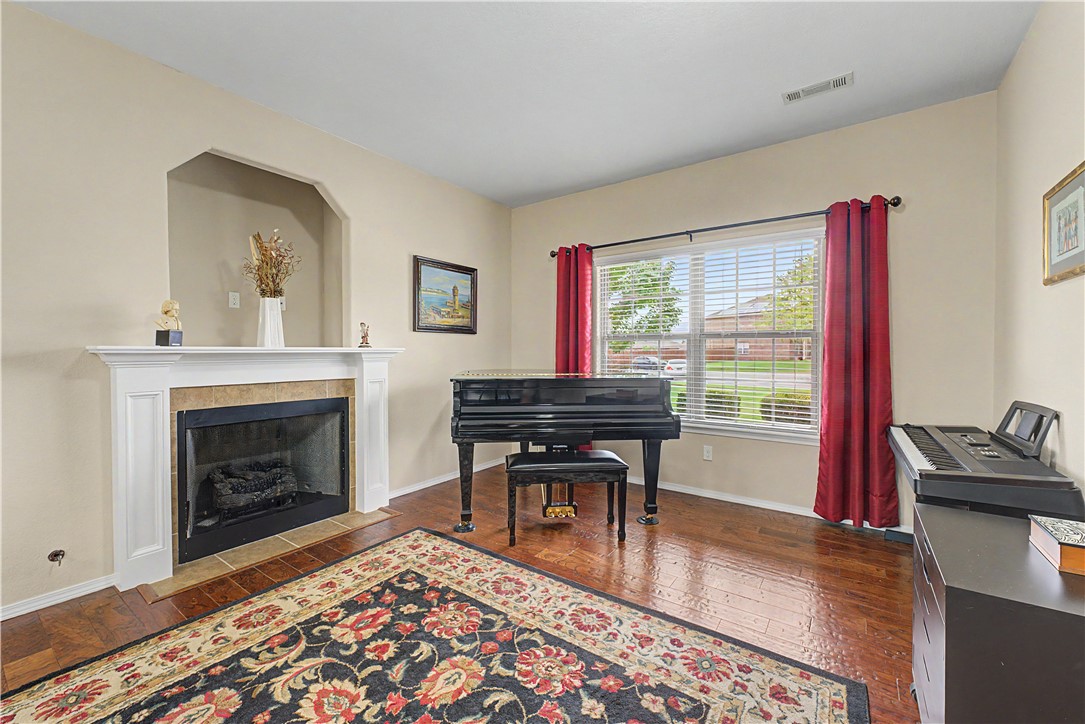 main property photo 5