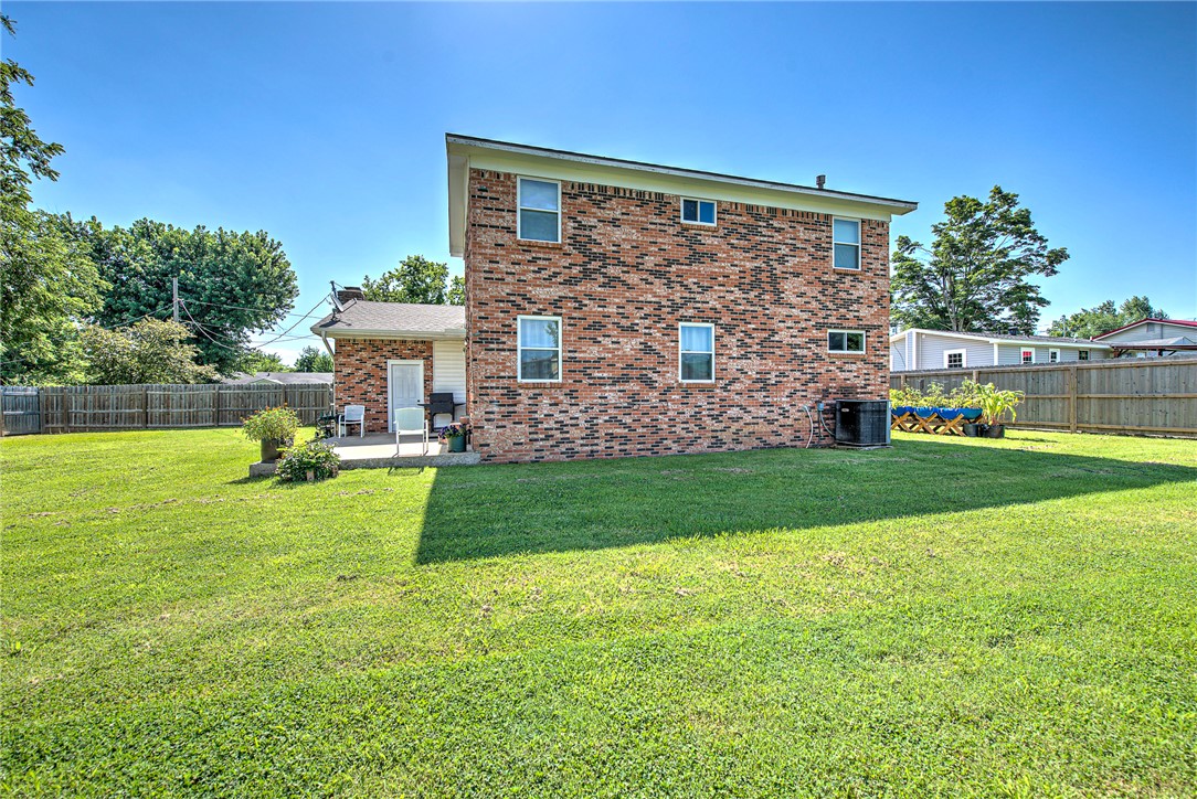 main property photo 28