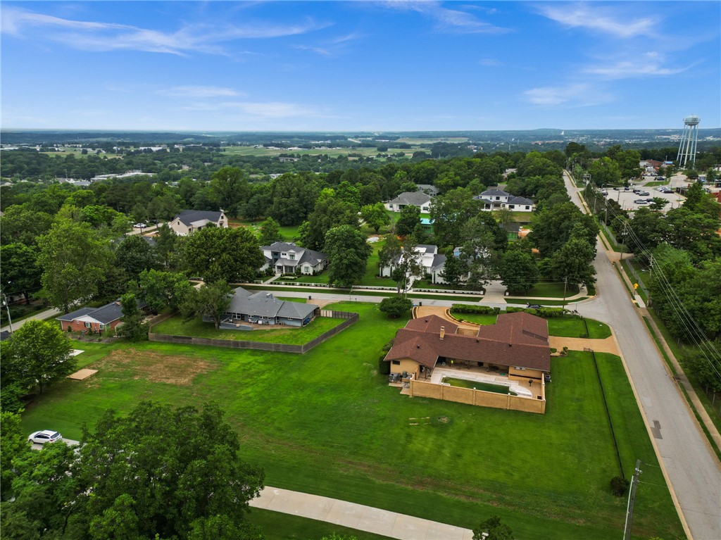main property photo 13