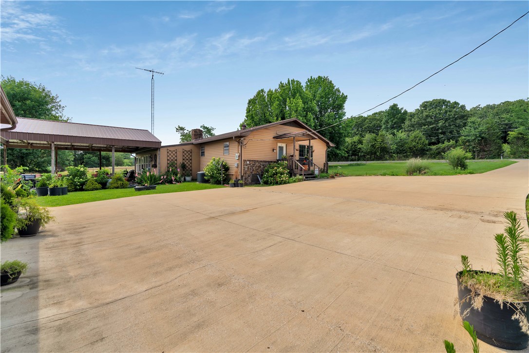 main property photo 17