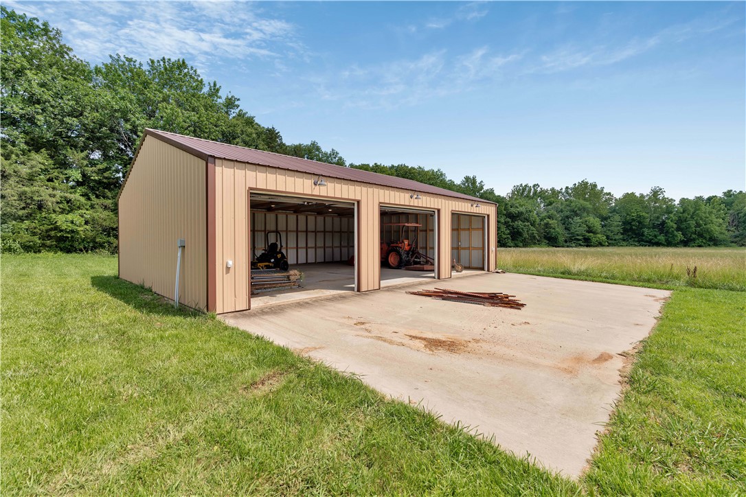 main property photo 23