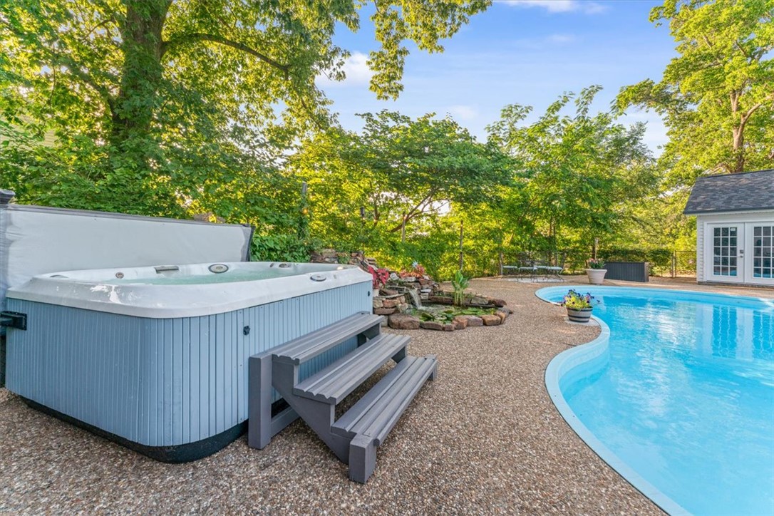 main property photo 40