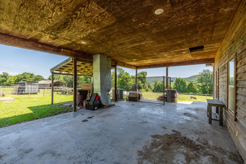 main property photo 19