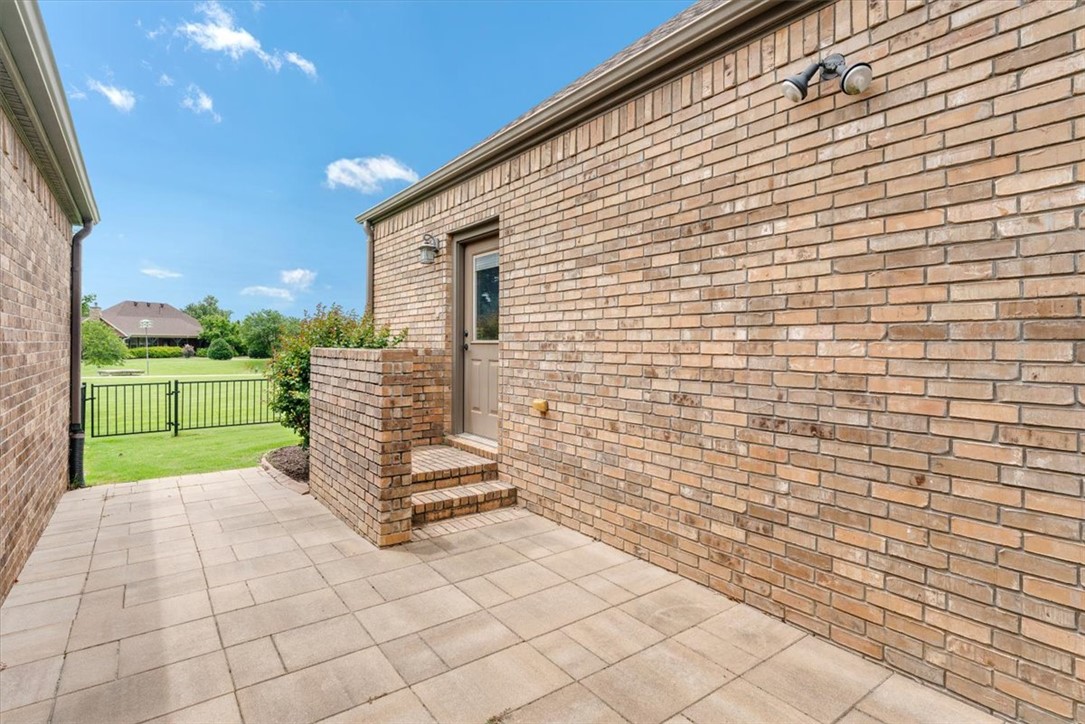 main property photo 35
