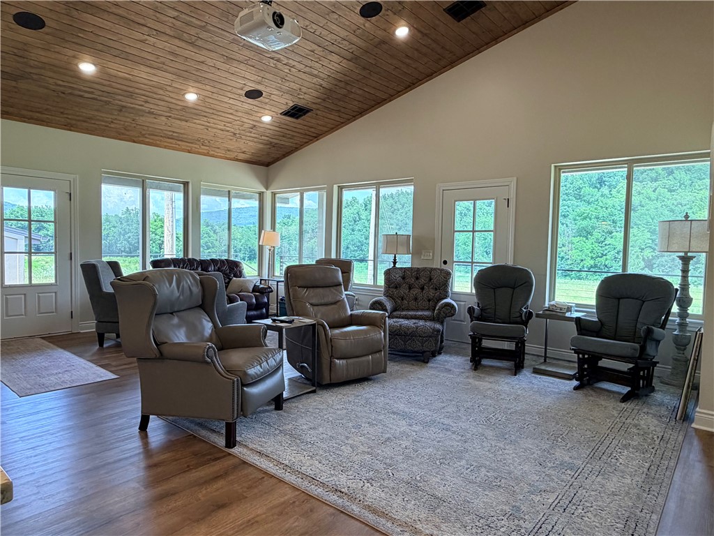 main property photo 27