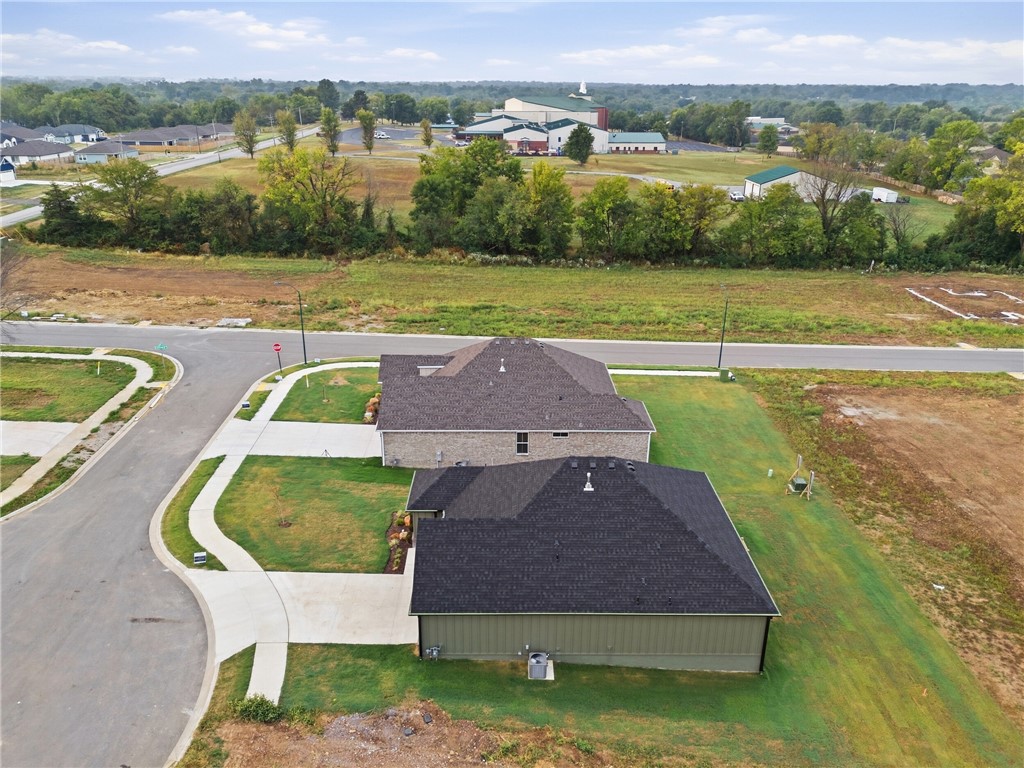 main property photo 31