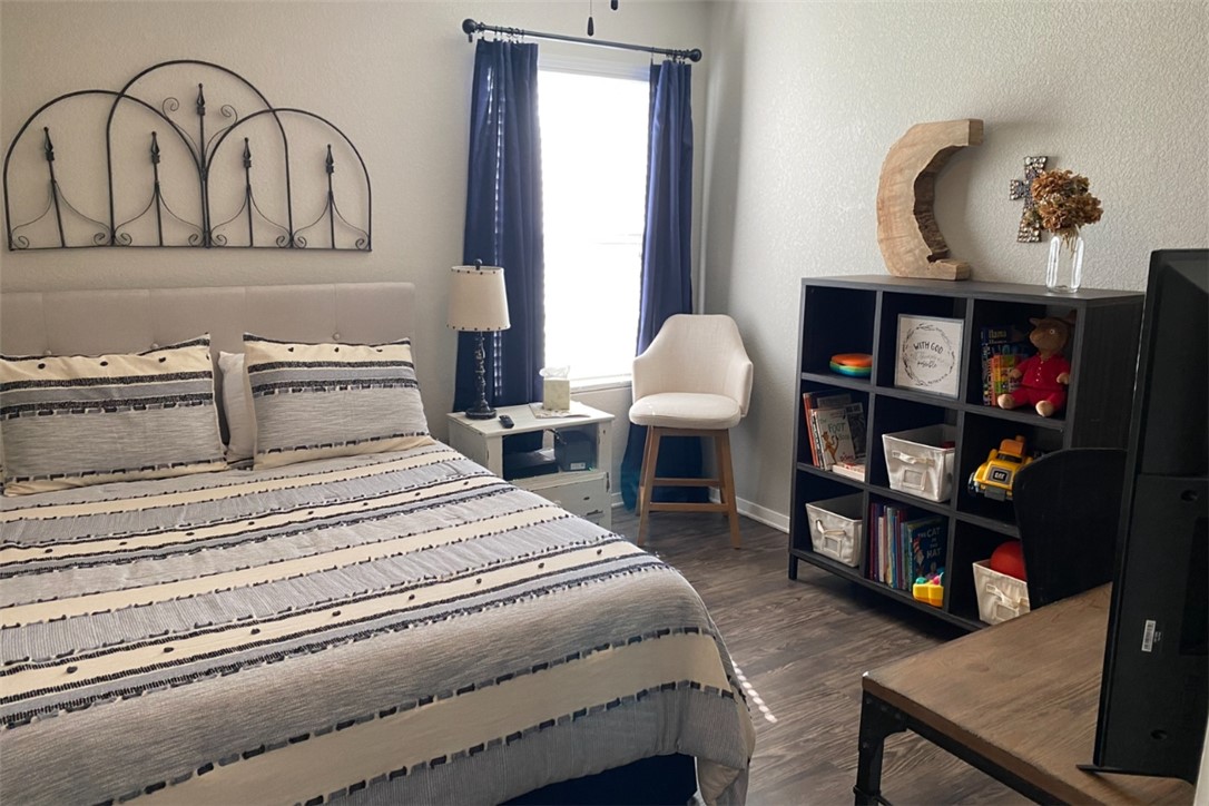 main property photo 10