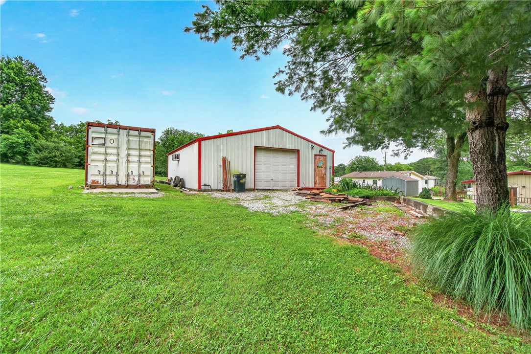 main property photo 32
