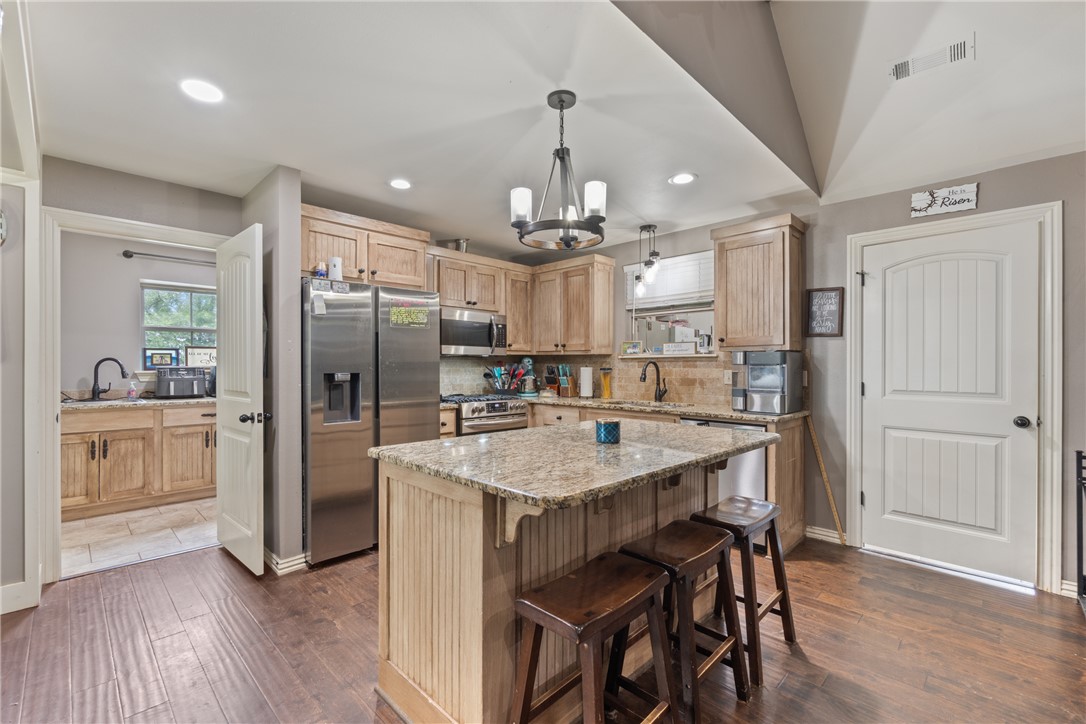 main property photo 13