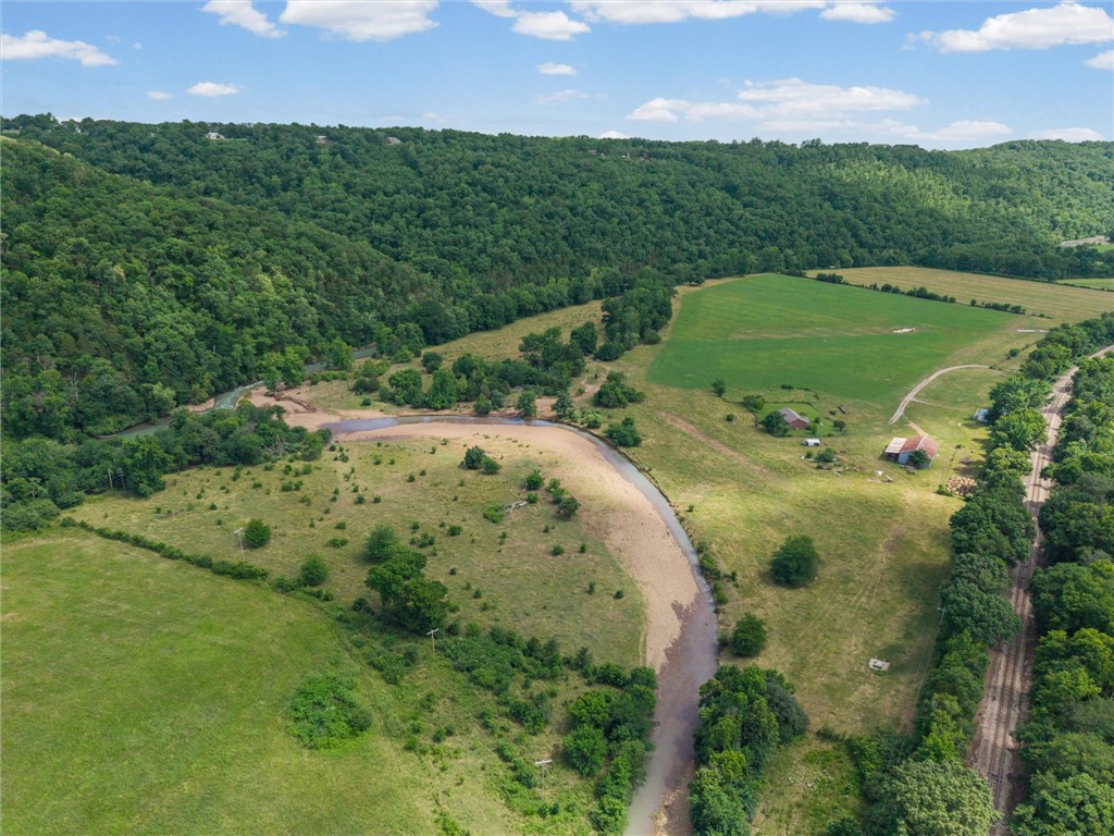 main property photo 31