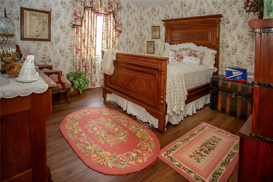 main property photo 17
