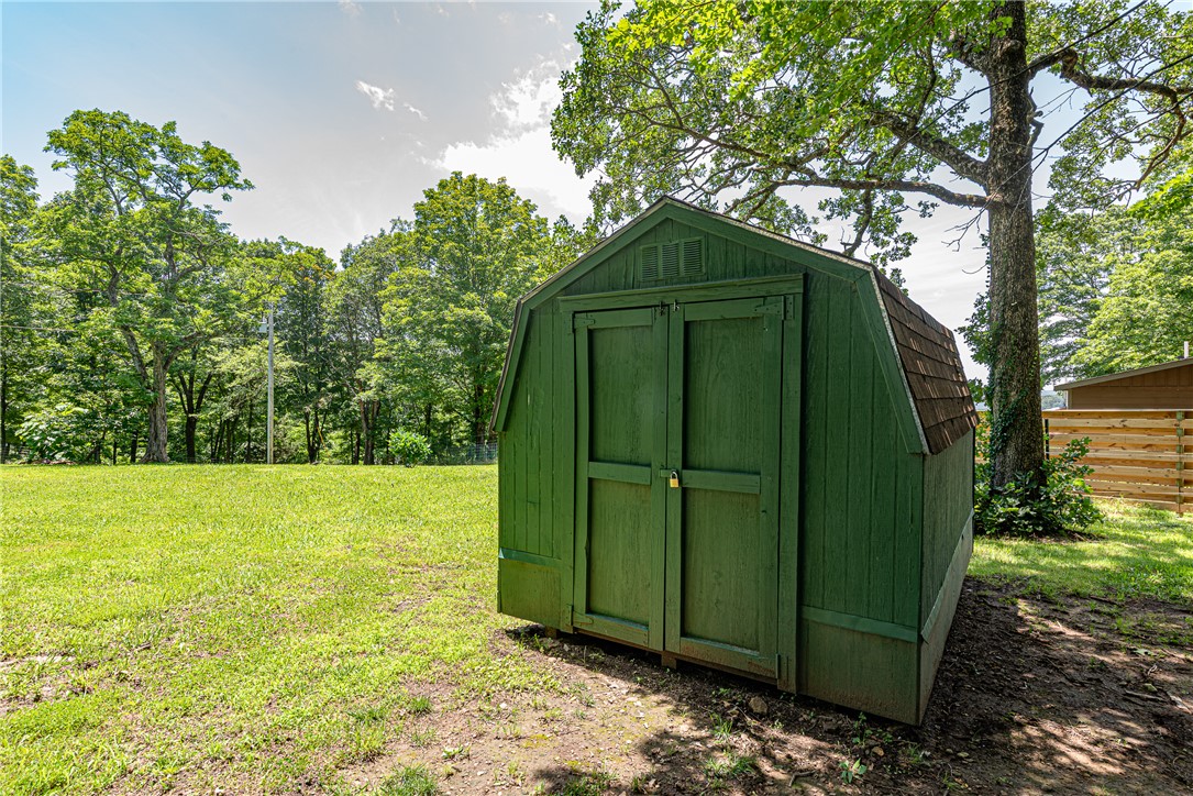 main property photo 32
