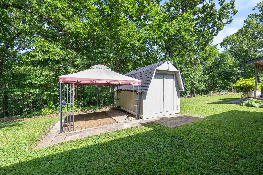 main property photo 40
